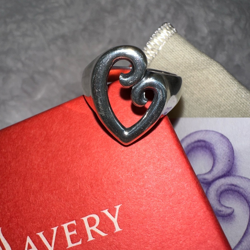 James Avery Mother’s Love ring - size 9 1/2